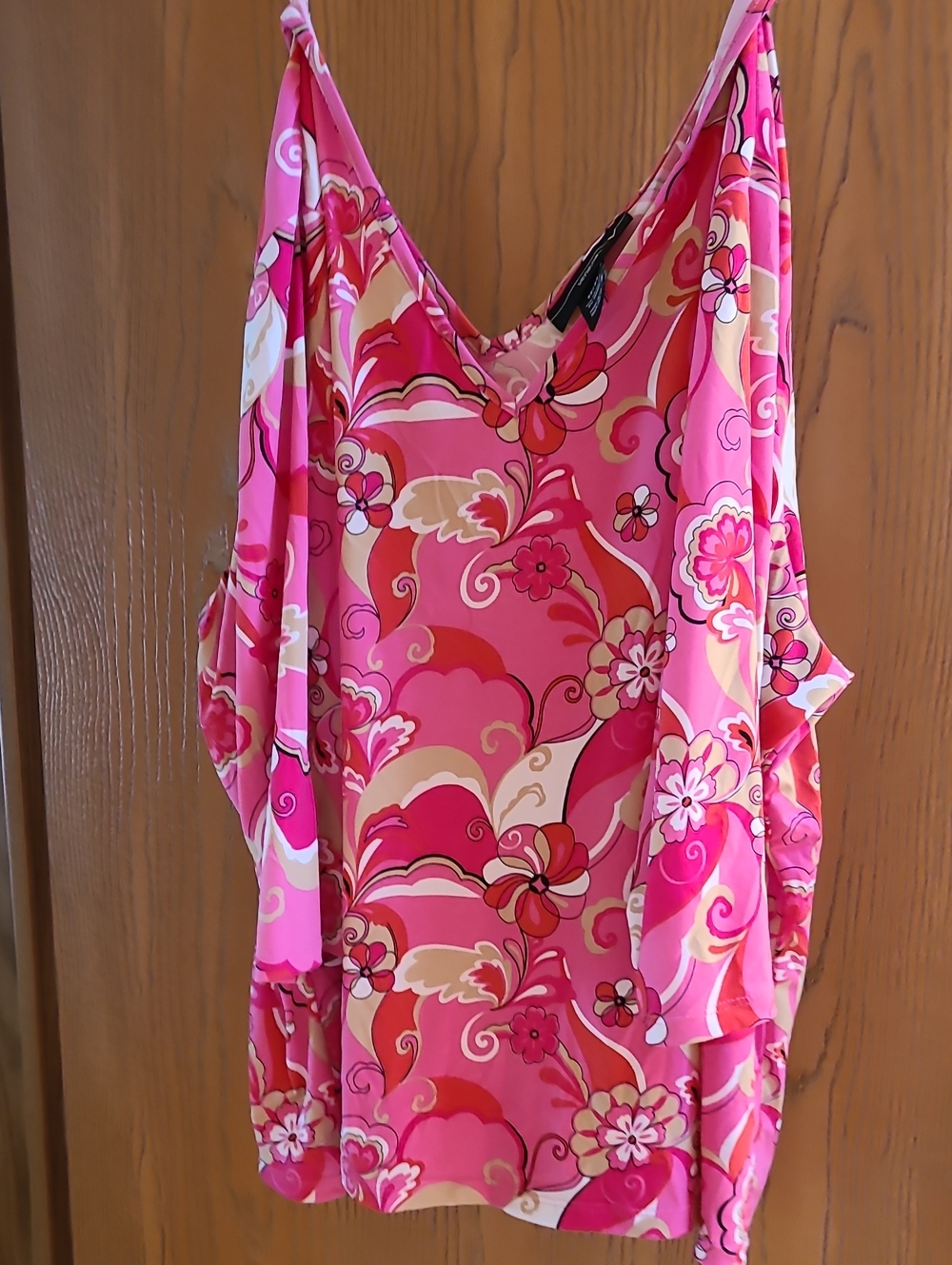 Women's Pink Floral V-Neck Sleeveless Top